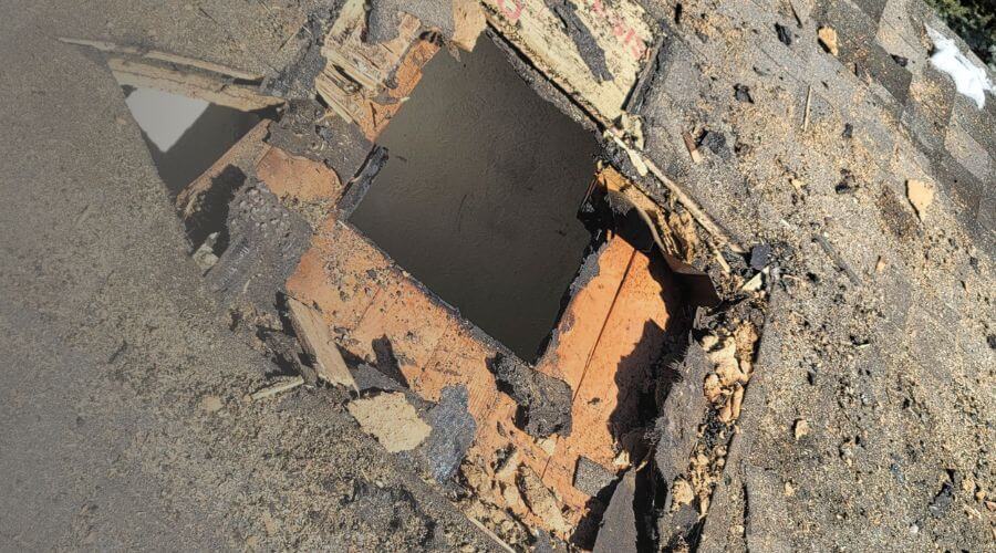 Why choose water damage restoration service for storm damage restoration in Ontario